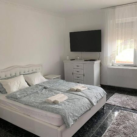 Magic Vendeghaz Lägenhet Abádszalók Exteriör bild