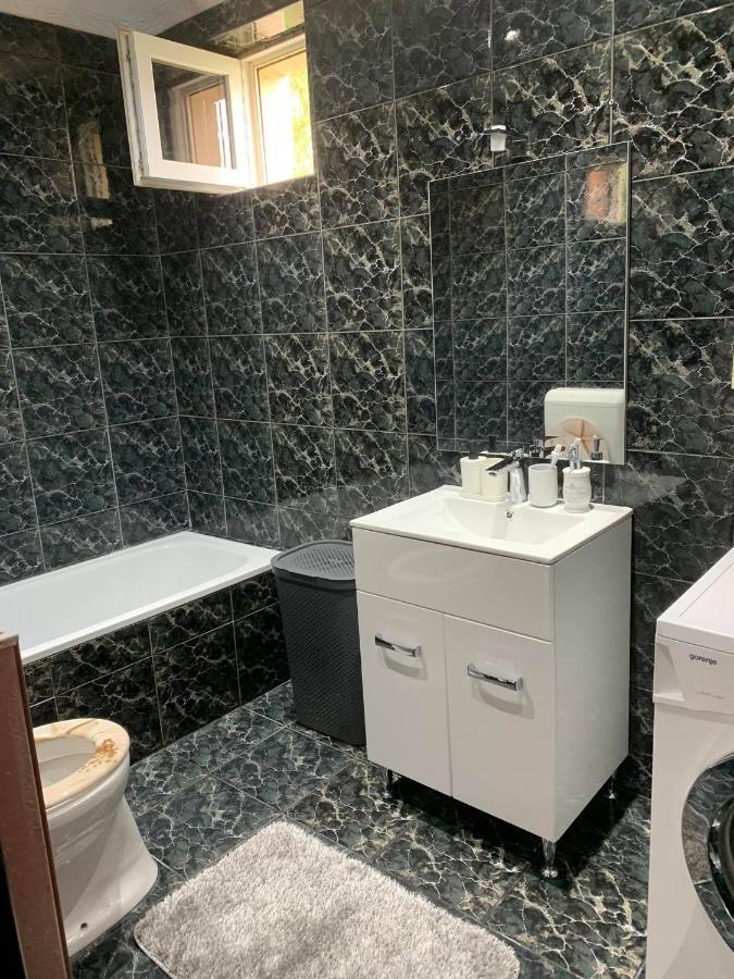 Magic Vendeghaz Lägenhet Abádszalók Exteriör bild